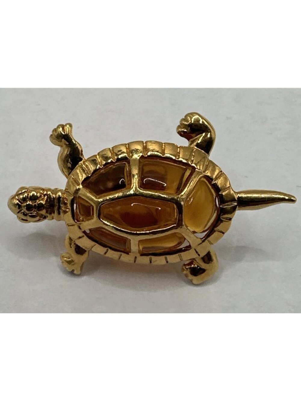 Beautiful Sea Turtle Brooch Amber color jelly belly & Gold Tone Metal
